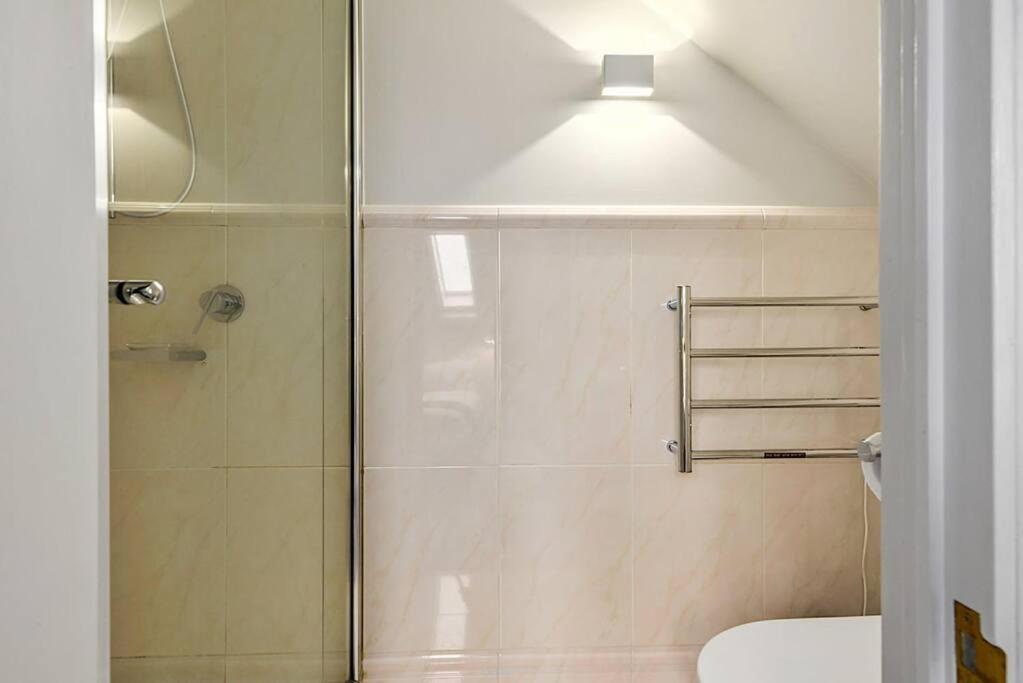 Blackwood Tree Cottage - Heritage Listed Property - Evandale! ภายนอก รูปภาพ